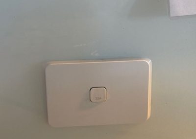 Light switch plate replacement – Bilambil heights