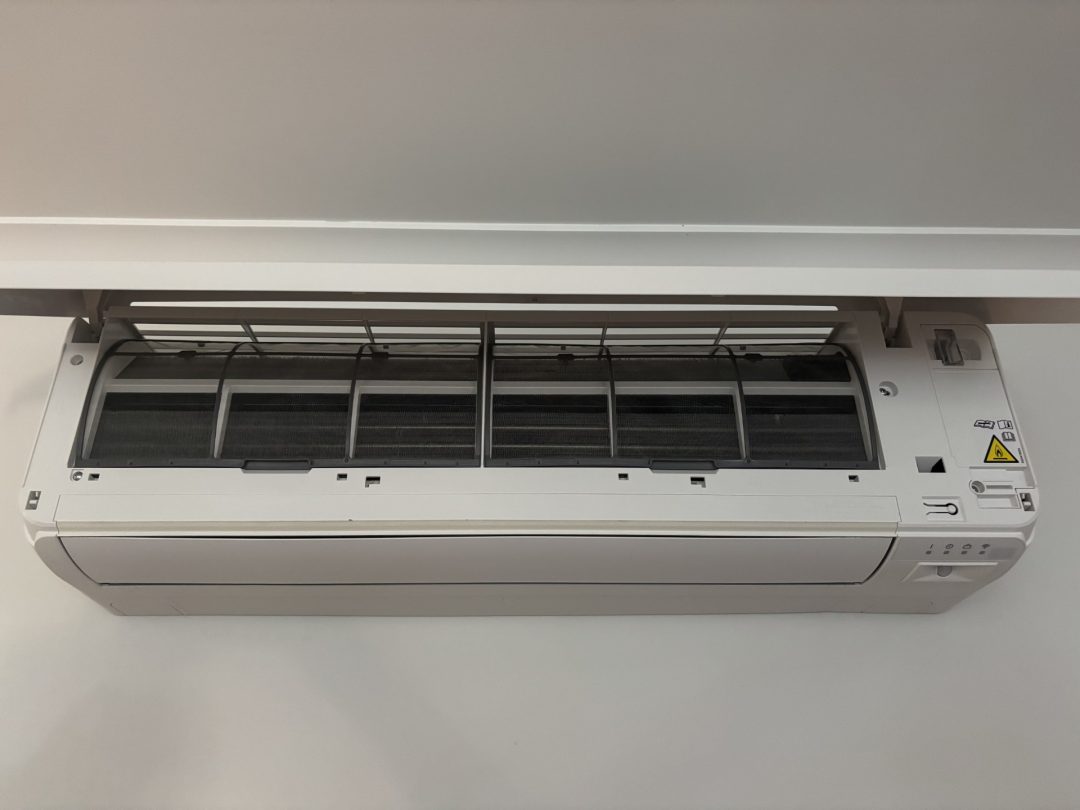 Air conditioner repair